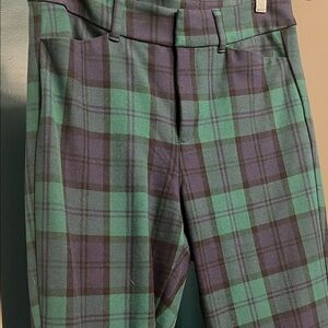 Old Navy Women’s Green and Navy Plaid Skinny Pixie Pants